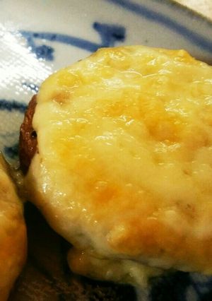 軸も活用!椎茸風味たっぷりマヨチーズ焼き-レシピのメイン写真