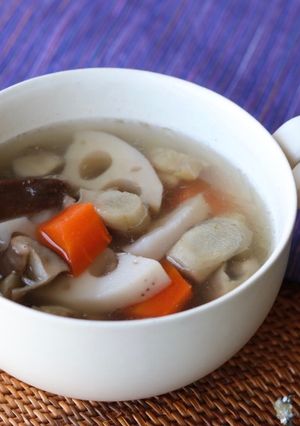 液体塩こうじ使用！鶏肉と根菜のスープ-レシピのメイン写真