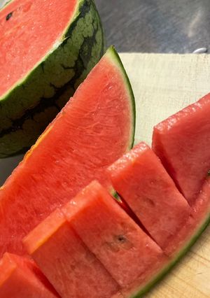 スイカカット⭐︎子供も食べやすい-レシピのメイン写真
