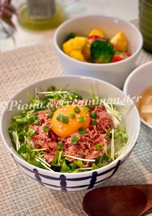 ユッケ風コンビーフ丼-レシピのメイン写真