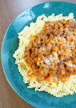 りんご酒のりんご、ミートパスタに再利用-レシピのメイン写真
