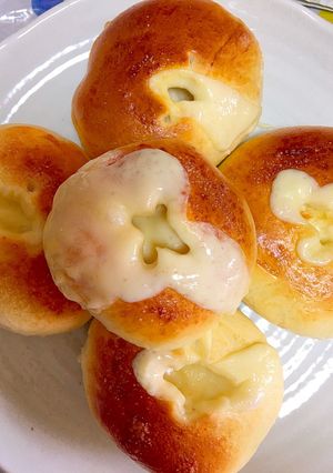 簡単なチーズたっぷりパン-レシピのメイン写真