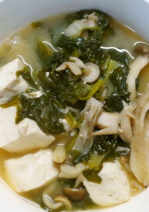 簡単朝食✿小松菜ときのこと豆腐のお味噌汁-レシピのメイン写真