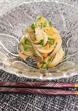 スプラウトといかそうめんの梅肉和え-レシピのメイン写真