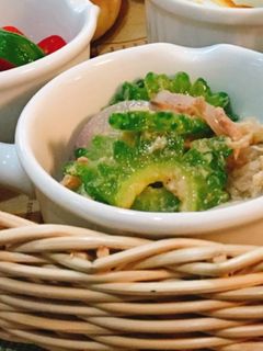 ゴーヤとレッドオニオンの胡麻和えサラダ-レシピのメイン写真