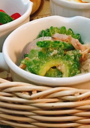 ゴーヤとレッドオニオンの胡麻和えサラダ-レシピのメイン写真