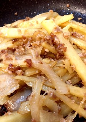 材料3つで！じゃがいもとひき肉の甘辛炒め-レシピのメイン写真