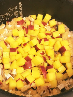 秋の味!さつま芋とおあげの混ぜご飯-レシピのメイン写真