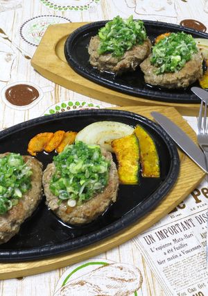 【絶品】肉汁溢れるホルモンハンバーグ♪-レシピのメイン写真