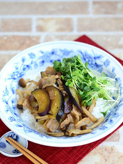 豚バラなすとかいわれ大根のベジ丼-レシピのメイン写真