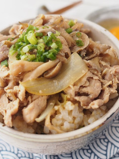 衝撃の柔らかさ!まいたけ豚丼-レシピのメイン写真