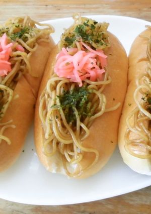 焼きそば1袋de焼きそばパン３つ！-レシピのメイン写真