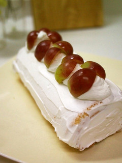 葡萄のシフォンロールケーキ-レシピのメイン写真