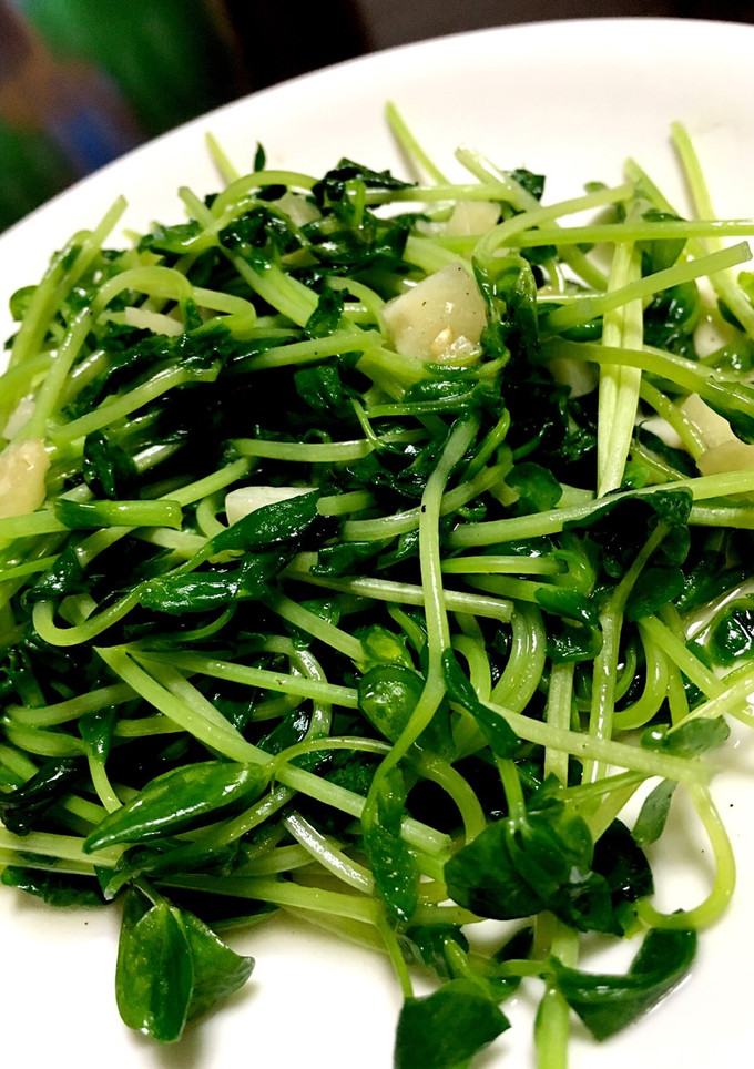 豆苗とにんにくの中華炒め 3分で完成-レシピのメイン写真