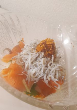 豆腐としらすと大葉に食べるラー油-レシピのメイン写真