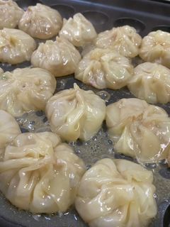 ホットプレートで熱々★焼き小籠包-レシピのメイン写真