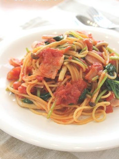 ほうれん草ベーコンしめじのトマトパスタ♪-レシピのメイン写真
