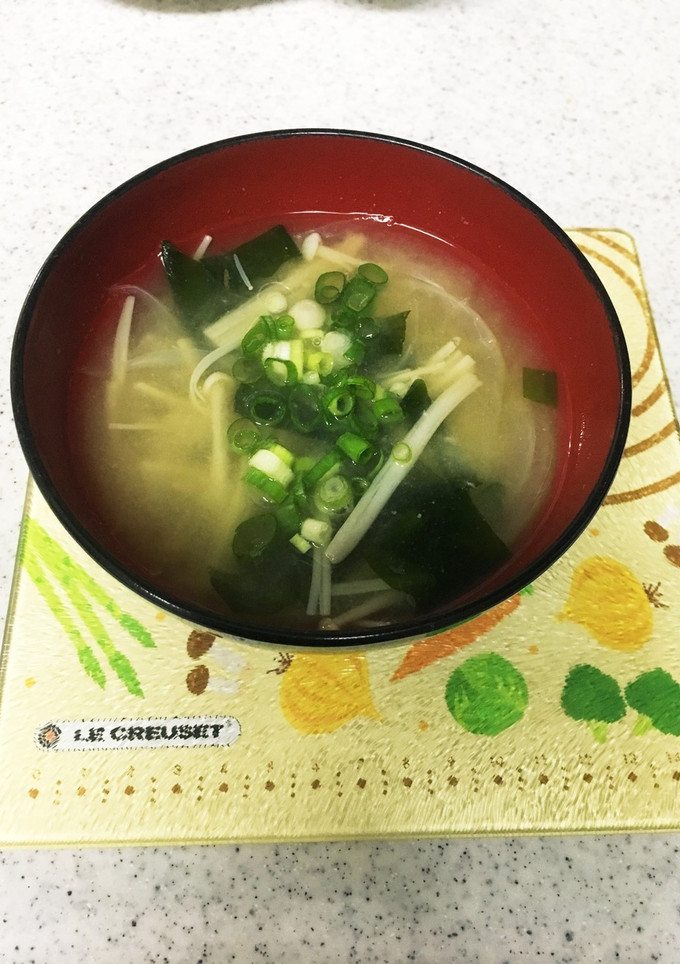 えのきと玉ねぎのお味噌汁-レシピのメイン写真