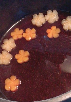 お弁当に♪大根と人参の飾り切り煮-レシピのメイン写真