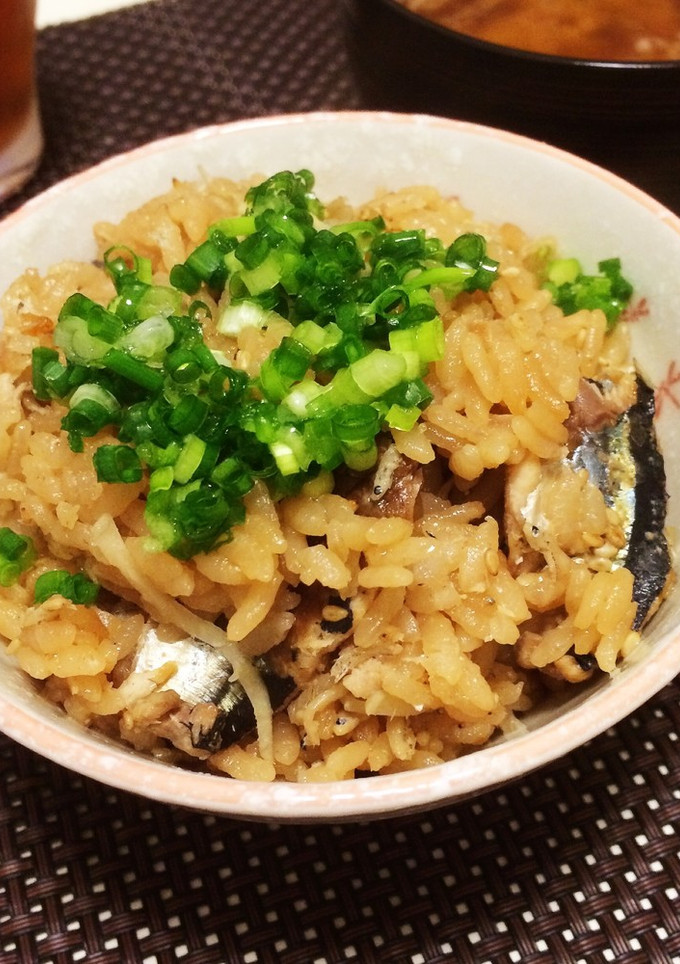 2杯目はお茶漬けに★さんまの炊き込みご飯-レシピのメイン写真