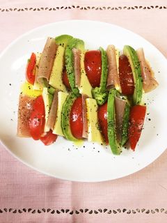 アボカドと生ハムのサラダ-レシピのメイン写真