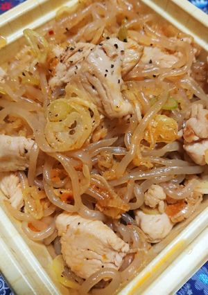 白滝と鶏肉のラー油炒めパスタ風-レシピのメイン写真