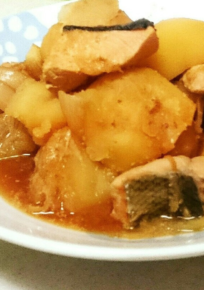 じゃがいもと秋鮭のゴマ味噌煮♥簡単☆-レシピのメイン写真