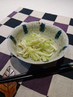 セルリーとソフトさきいかのサラダ油和え♪-レシピのメイン写真