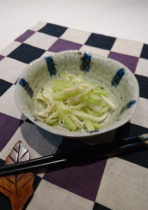 セルリーとソフトさきいかのサラダ油和え♪-レシピのメイン写真