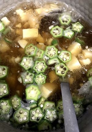 卵豆腐とオクラのお吸い物-レシピのメイン写真