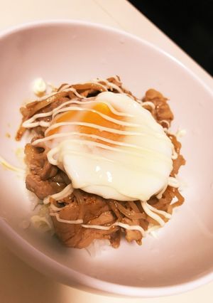 簡単♡食欲進む♡豚キムチ丼♪レンジで温玉-レシピのメイン写真