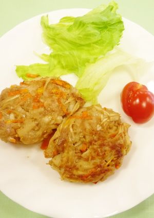 きんぴら風味の豚肉ハンバーグ-レシピのメイン写真