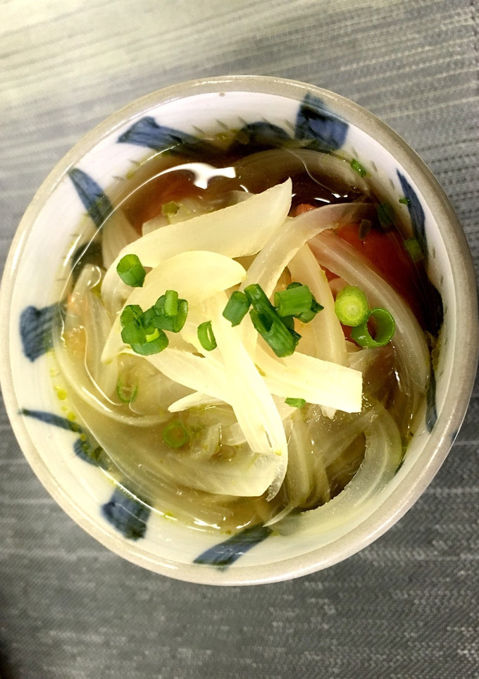 丸ごとトマトと玉ねぎのスープ-レシピのメイン写真