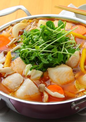 ごま油香る♪白身魚のキムチ鍋-レシピのメイン写真