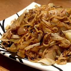 รูปของ バター香る！オイスターポン酢焼きそば