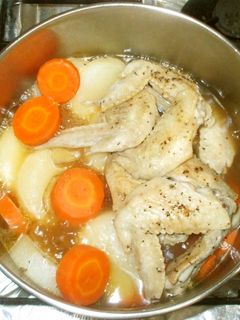 大根と鶏手羽先の煮物♪簡単鶏肉スープで-レシピのメイン写真