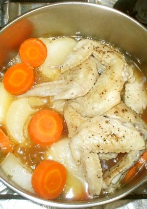 大根と鶏手羽先の煮物♪簡単鶏肉スープで-レシピのメイン写真