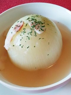 丸ごと玉ねぎの、コンソメ煮-レシピのメイン写真