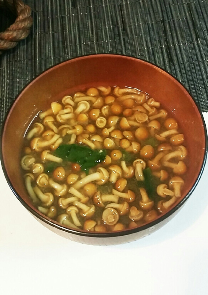 なめことつるむらさきの味噌汁-レシピのメイン写真