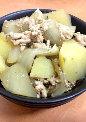 独り暮らし！！ジャガイモと豚ひき肉の煮物-レシピのメイン写真