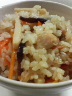 ゴマ油がほんのり香る中華風炊き込み御飯-レシピのメイン写真