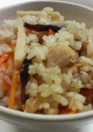 ゴマ油がほんのり香る中華風炊き込み御飯-レシピのメイン写真