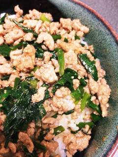 挽肉とニラのピリ辛丼-レシピのメイン写真