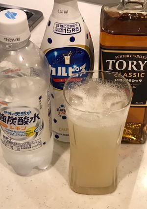 甘くて飲みやすい、カルピスハイボール！-レシピのメイン写真
