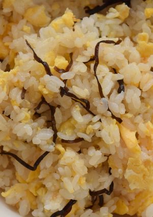 包丁いらずの塩昆布と卵の炒飯-レシピのメイン写真