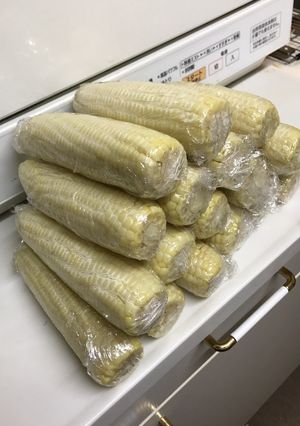簡単レンジでとうもろこし蒸し-レシピのメイン写真