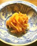 新生姜で手作りの紅生姜　赤梅酢使用
