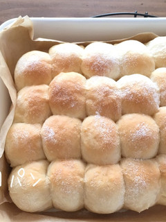 野田琺瑯の天ぷらバットでちぎりパン-レシピのメイン写真