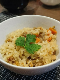 出汁で炊く、せせりの炊き込みご飯♪-レシピのメイン写真