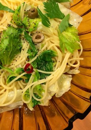 セロリとキャベツ オリーブのペペロンチーノ-レシピのメイン写真